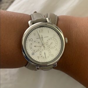 Michael kors needs battery